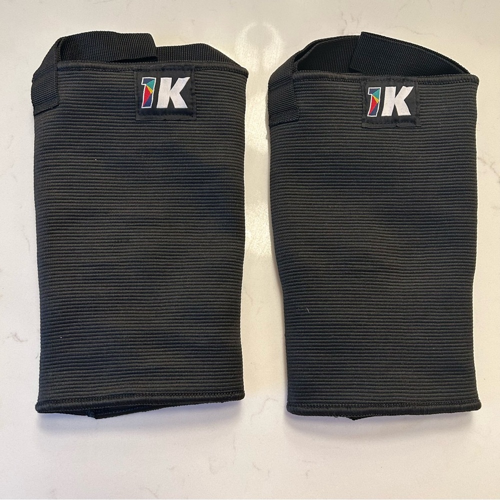 NWT 1Kilo knee sleeves 2 ply medium